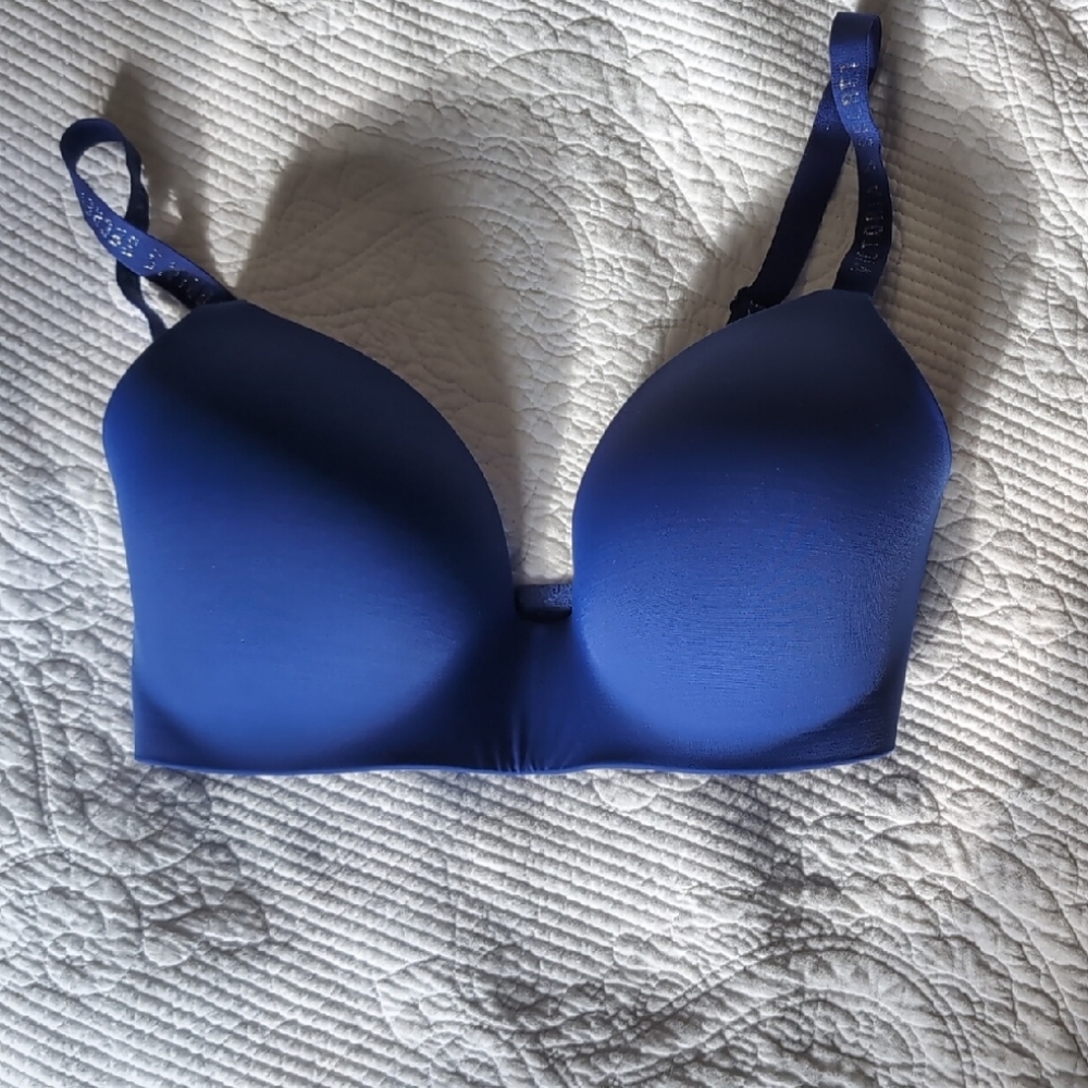 Victoria's Secret Royal Blue T-shirt Lightly Lined Wireless Bra 32DDD